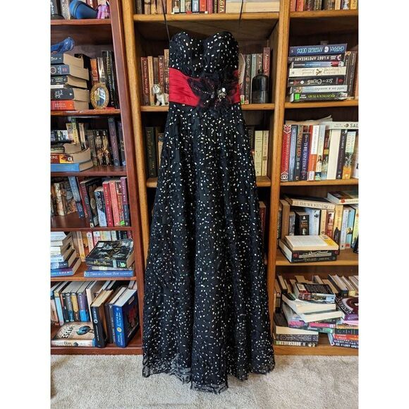 EVENINGS by allure sequined black and red strapless ballgown sz 0 - Picture 1 of 7